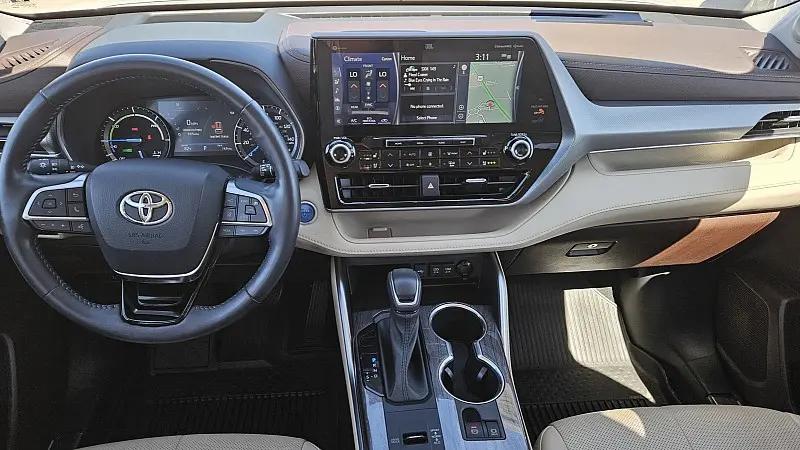 2021 Toyota Highlander Hybrid Platinum