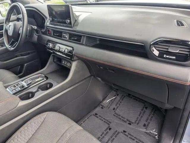 2023 Honda Pilot AWD Sport