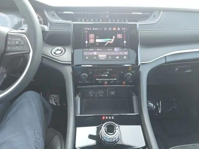 2025 Jeep Grand Cherokee Altitude X 4x4