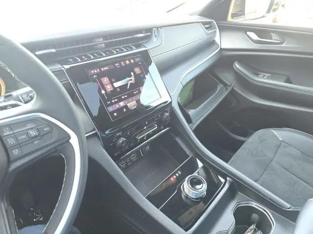 2025 Jeep Grand Cherokee Altitude X 4x4