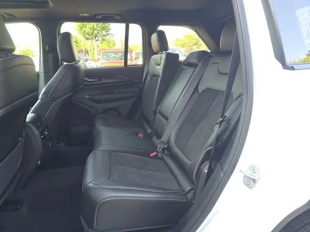 2025 Jeep Grand Cherokee Altitude X 4x4