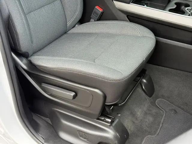 2021 Ram 1500 Big Horn Crew Cab 4x4 5'7" Box