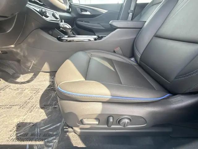 2025 Buick NV Sport Touring FWD