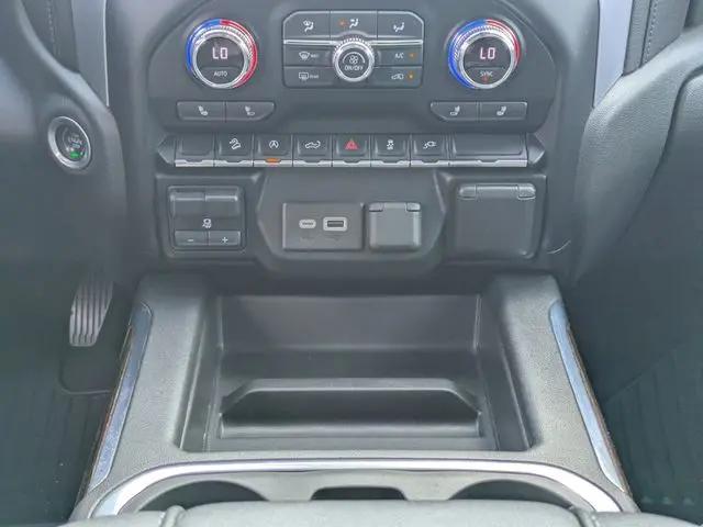2021 GMC Sierra 1500 4WD Crew Cab Short Box Elevation