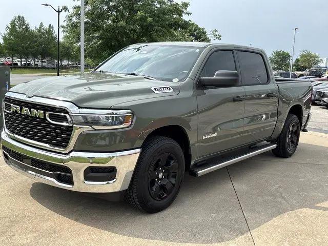 2026 Ram 1500 Tradesman Crew Cab 4x4 5'7" Box