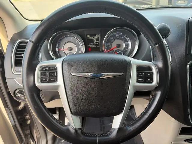 2016 Chrysler Town & Country Touring