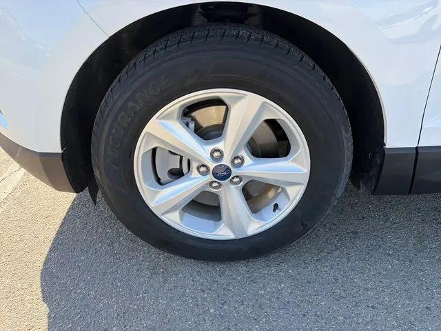 2022 Ford Edge SE