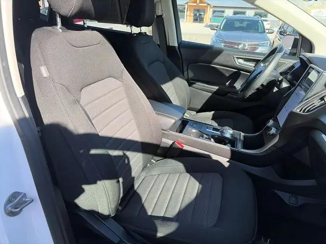 2022 Ford Edge SE
