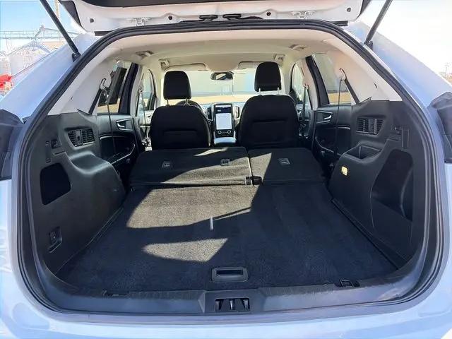2022 Ford Edge SE