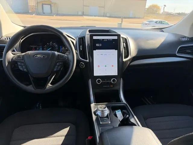 2022 Ford Edge SE