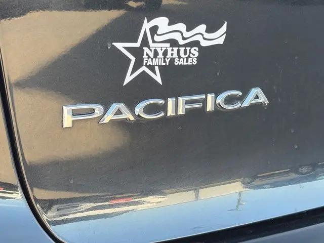 2022 Chrysler Pacifica Touring L
