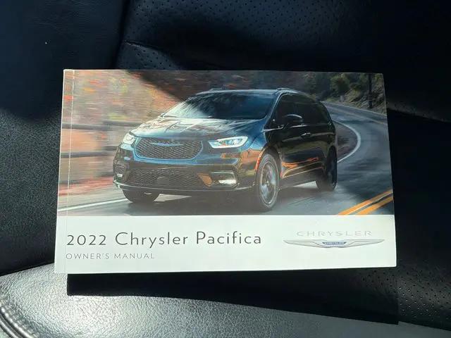 2022 Chrysler Pacifica Touring L
