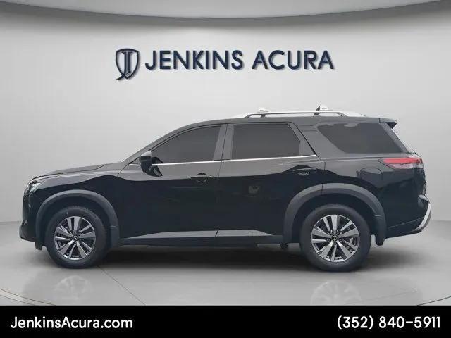 2022 Nissan Pathfinder SL 2WD