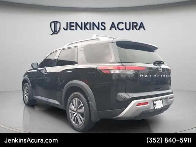 2022 Nissan Pathfinder SL 2WD