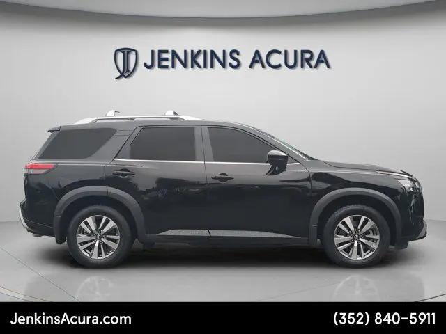 2022 Nissan Pathfinder SL 2WD
