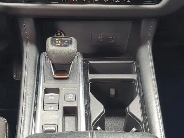 2022 Nissan Pathfinder SL 2WD