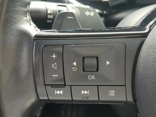 2022 Nissan Pathfinder SL 2WD