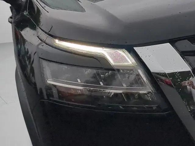 2022 Nissan Pathfinder SL 2WD