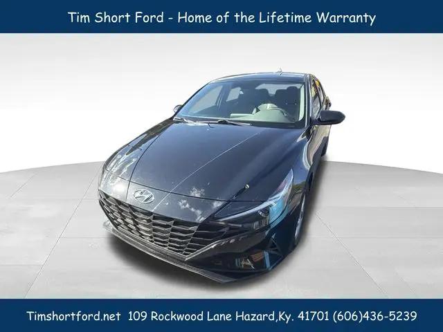 2023 Hyundai Elantra SE