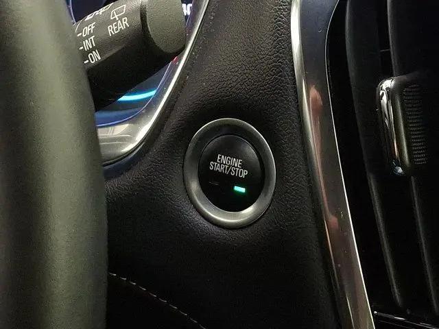 2023 Chevrolet Traverse AWD LT Leather
