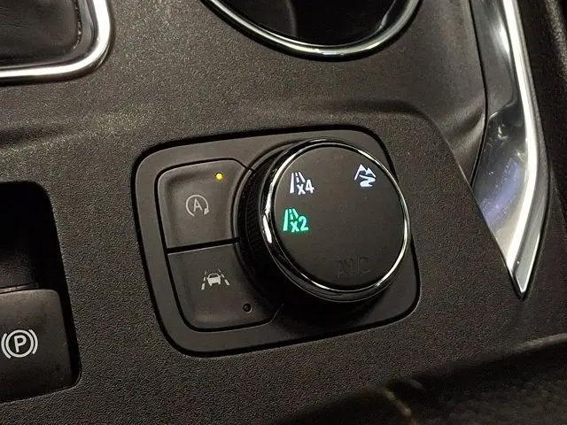 2023 Chevrolet Traverse AWD LT Leather