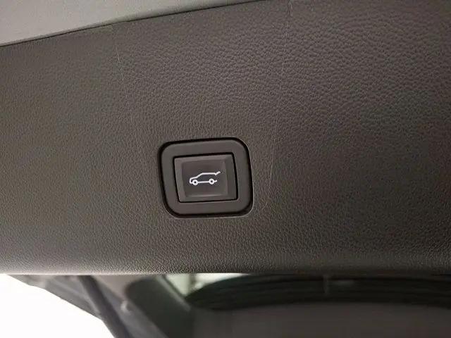2023 Chevrolet Traverse AWD LT Leather