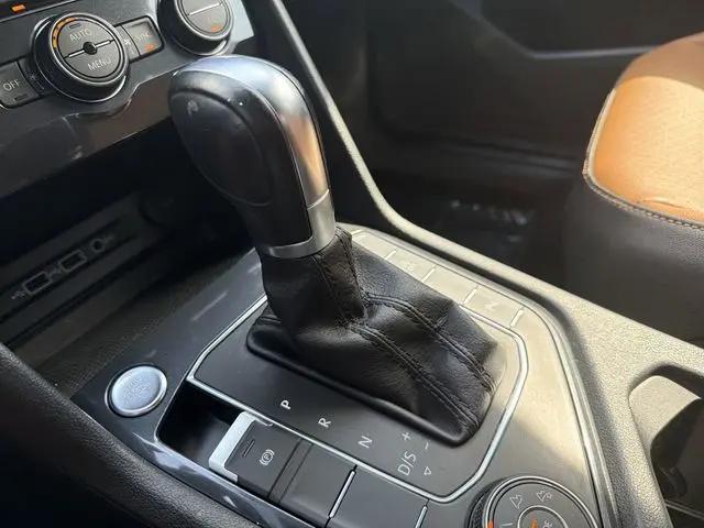 2019 Volkswagen Tiguan 2.0T SEL R-Line