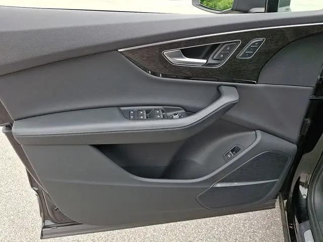 2022 Audi Q7 Premium Plus 55 TFSI quattro Tiptronic
