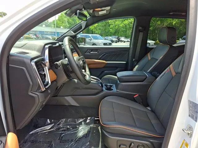 2025 GMC Canyon 4WD AT4