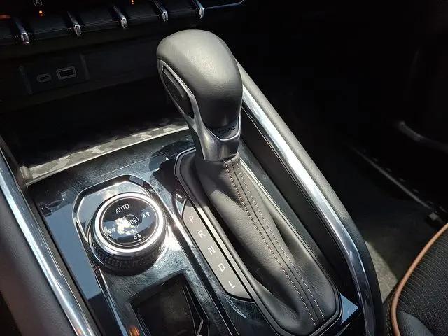 2025 GMC Canyon 4WD AT4
