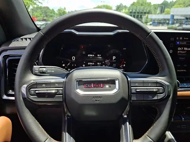 2025 GMC Canyon 4WD AT4