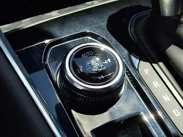 2025 GMC Canyon 4WD AT4