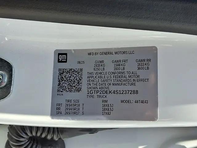 2025 GMC Canyon 4WD AT4