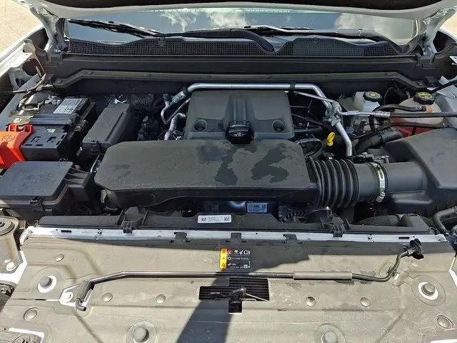 2025 GMC Canyon 4WD AT4