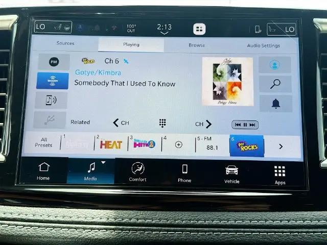 2027 Chrysler Pacifica Select