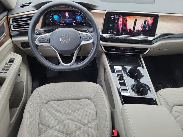 2026 Volkswagen Atlas SE with Technology