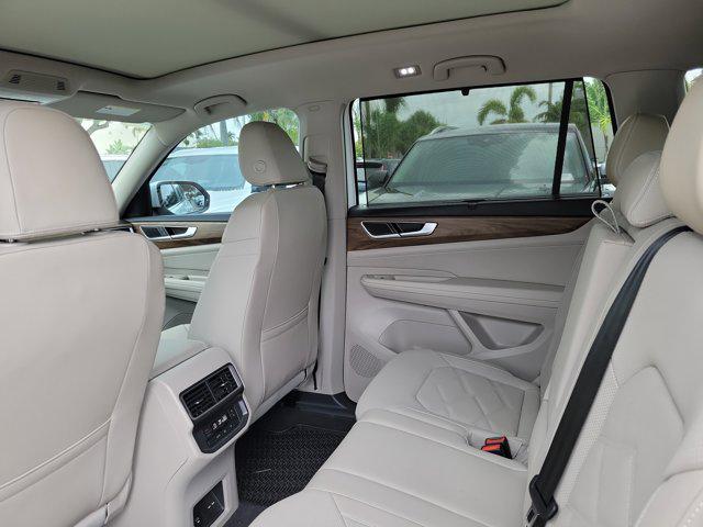 2026 Volkswagen Atlas SE with Technology