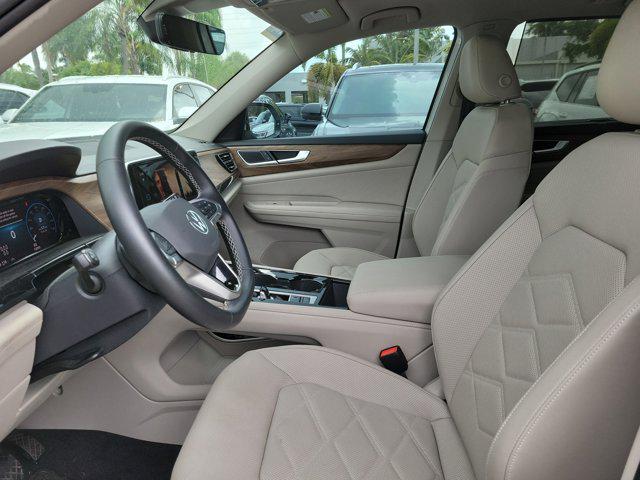 2026 Volkswagen Atlas SE with Technology