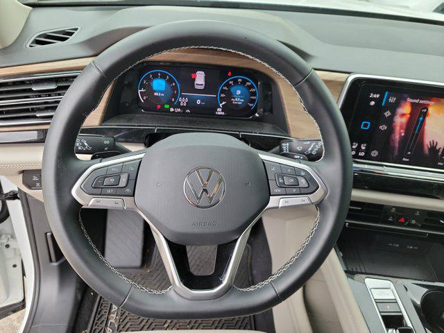 2026 Volkswagen Atlas SE with Technology