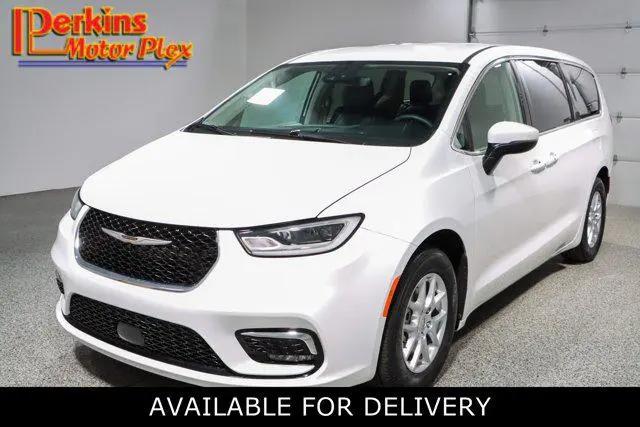 2023 Chrysler Pacifica Touring L for sale in Mayfield, KY
