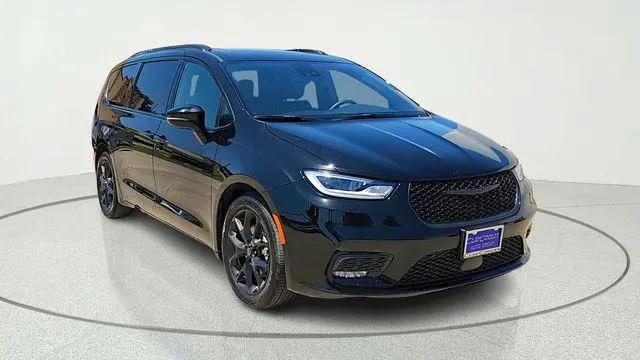 2025 Chrysler Pacifica Limited for sale in Dallas, TX