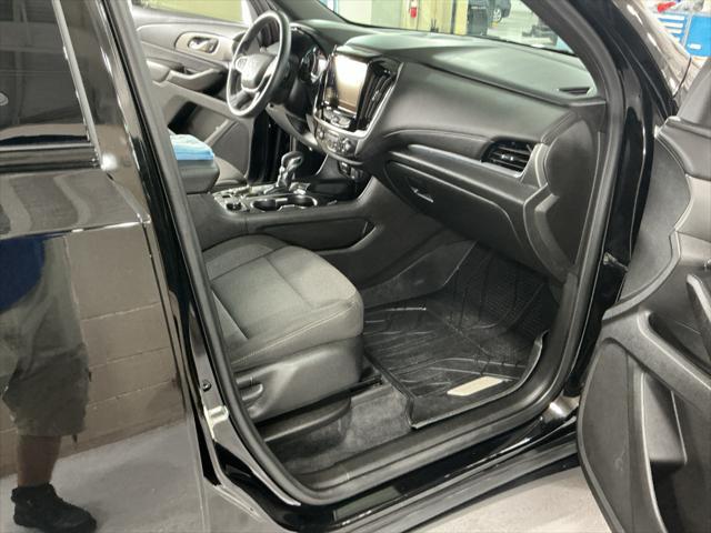 2023 Chevrolet Traverse FWD LT Cloth