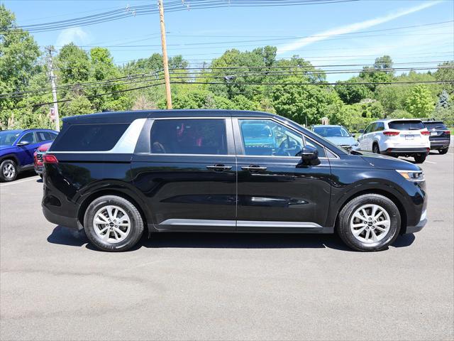 2024 Kia Carnival MPV LX Seat Package