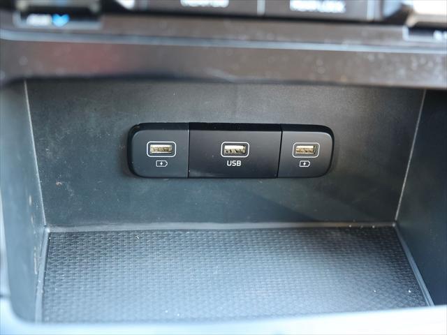 2024 Kia Carnival MPV LX Seat Package