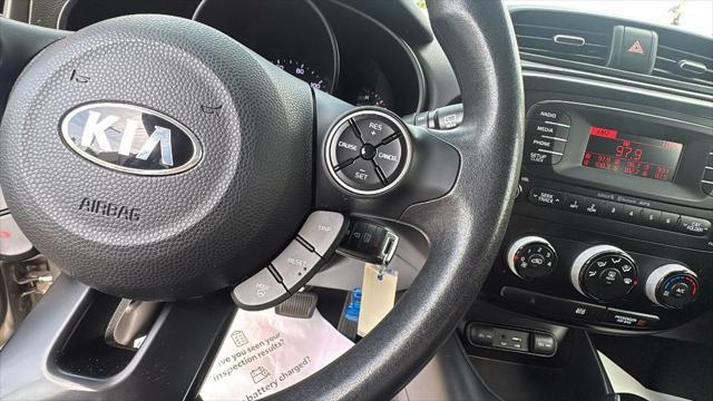 2016 Kia Soul Base