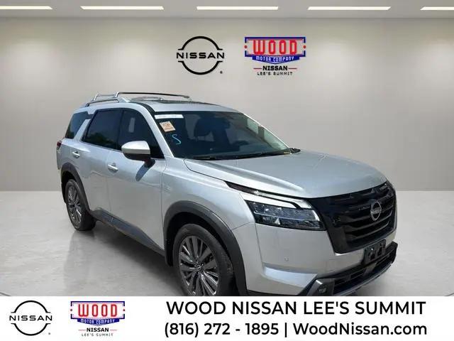 2023 Nissan Pathfinder SL 4WD for sale in Lee's Summit, MO
