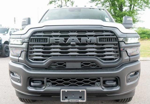 2026 RAM Ram 3500 RAM 3500 TRADESMAN CREW CAB 4X4 64 BOX