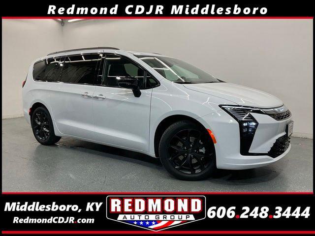 2027 Chrysler Pacifica Limited for sale in Middlesboro, KY