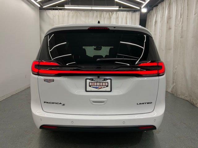 2027 Chrysler Pacifica Limited