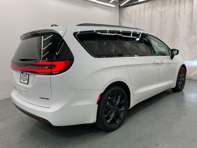 2027 Chrysler Pacifica Limited
